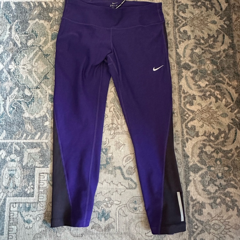 Nike dri fit capri pants